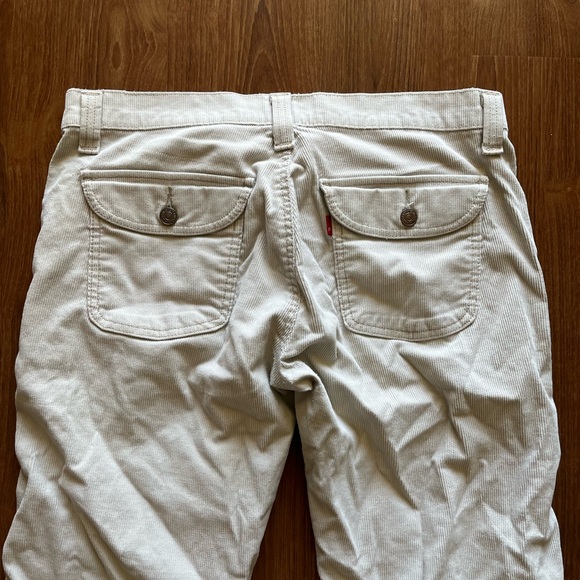 Levi’s Corduroy Pants - Picture 4 of 4